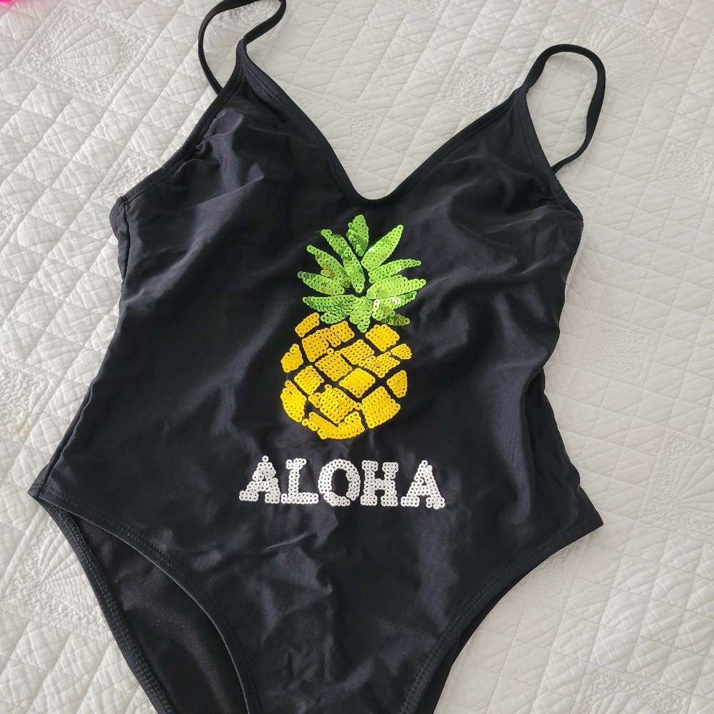 Black one piece swinsuit